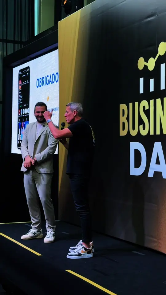Business Day em parceria com o Estúdio Síntese